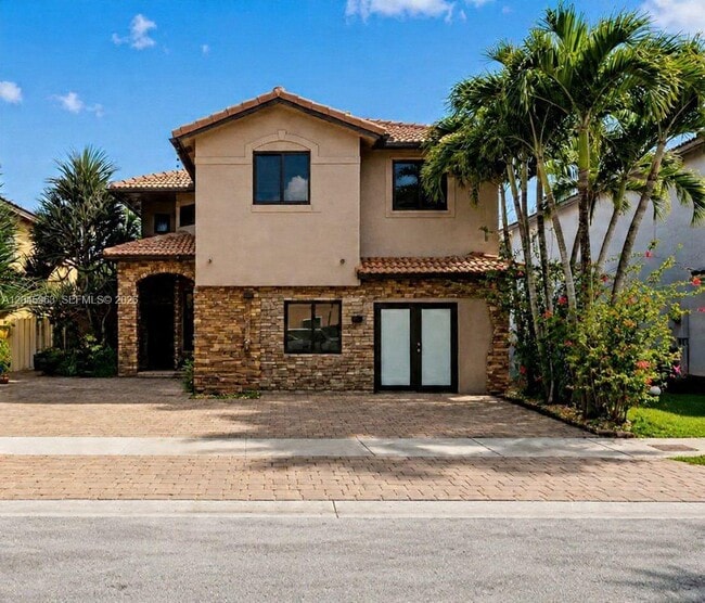 Building Photo - 14888 SW 140th St Unit 1
