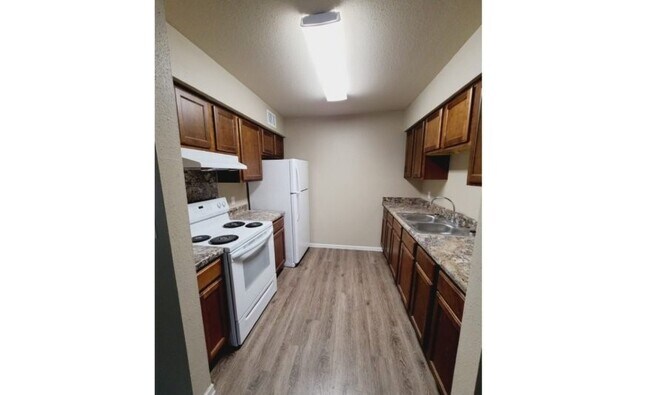 Photo - 602 W Commons St