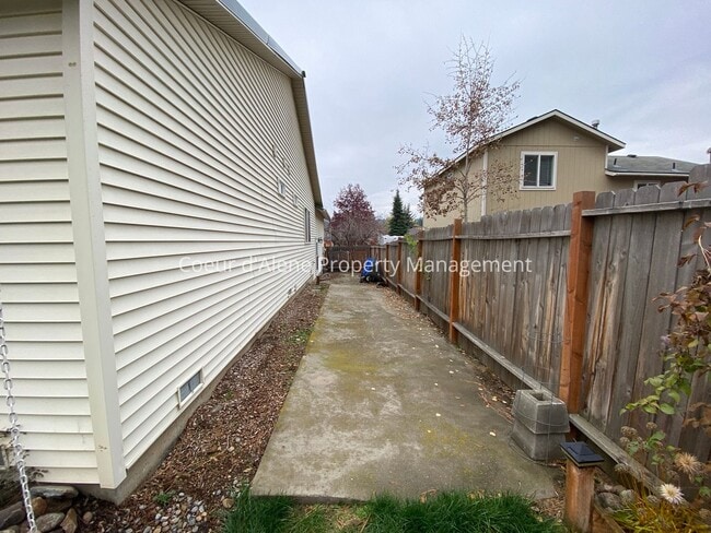 Photo - 2 bed, 2 bath house w/ "She-Shed"