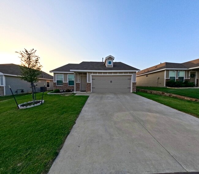 Building Photo - 2708 Starwater Dr Rental