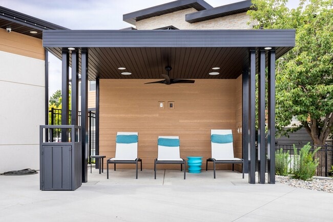 Cabana 1 - Carrington Square