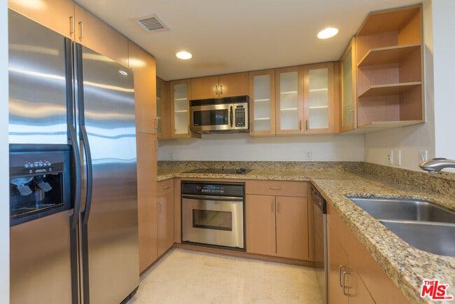 Photo - 13700 Marina Pointe Dr Unit 1115