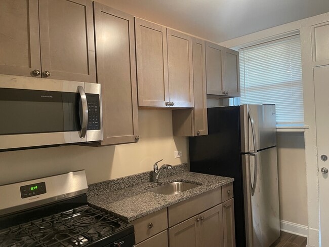 Photo - 2540 W Thorndale Ave Unit 1