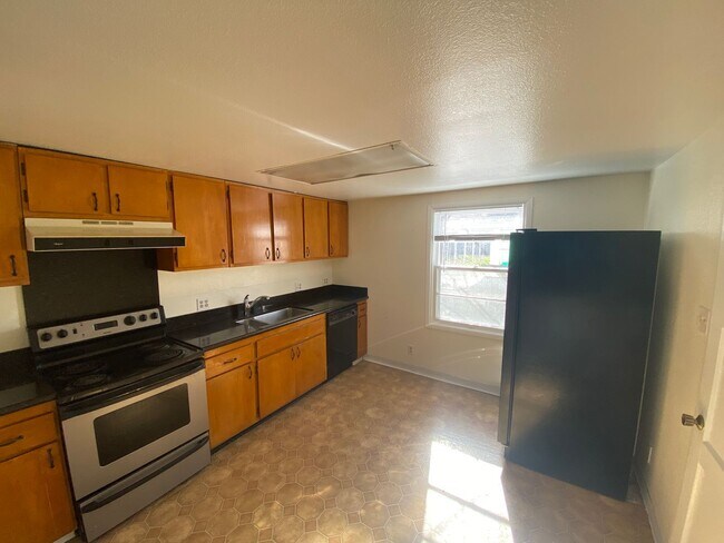 Photo - North Reno - 3 Bed 1.5 Bath - New Carpet & Paint