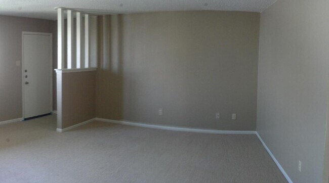 Photo - 2202 Hunt Dr Unidad Apt C