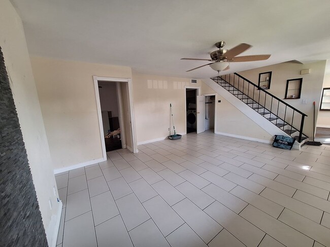 Photo - 2305 Rockefeller Ln Unit a