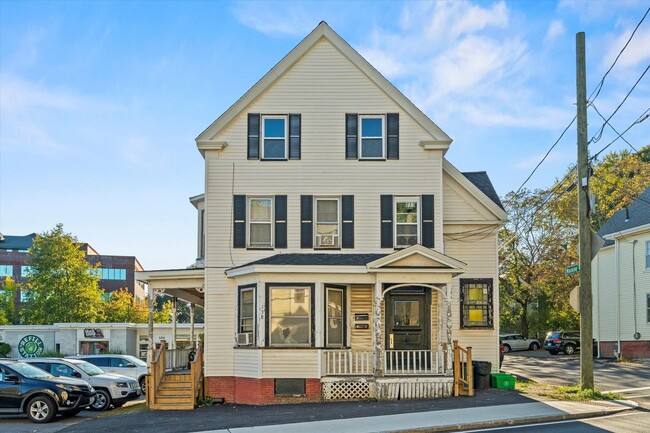 Building Photo - 138 Bartlett St Unit D