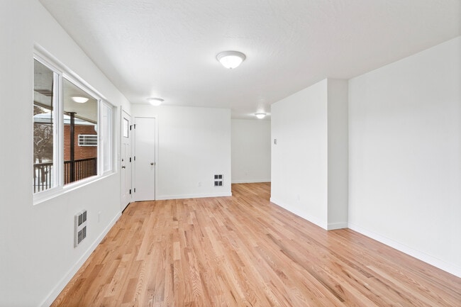 Photo - 1608 W 8th Ave Unit 302