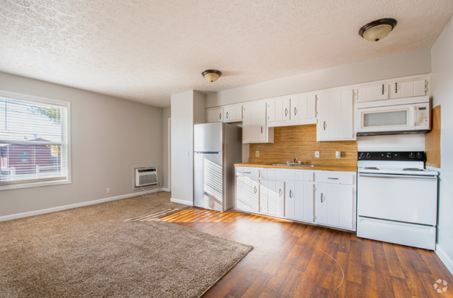 Building Photo - 1059 Woods Ferry Rd Unit 16 Rental