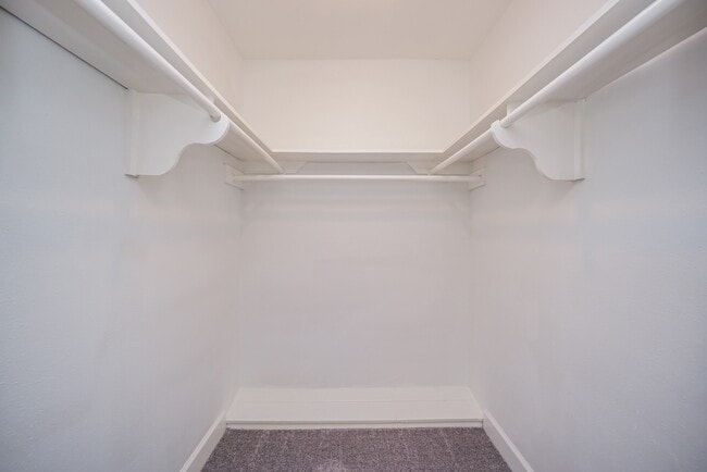 Photo - 2515 Oak Hill Dr