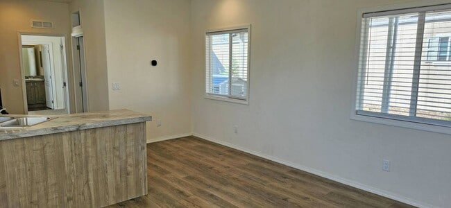 Photo - 5510 Clark Rd