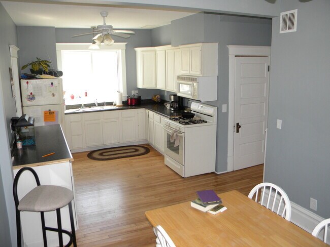 Photo - 309 Birch Ave S