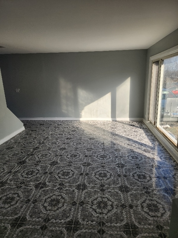 Building Photo - 8929 Robin Dr