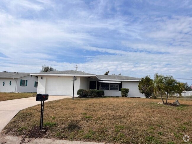 Building Photo - Venice, FL 2BR/2BA/1CG IN VENICE EAST Rental