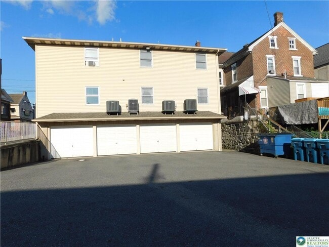 Photo - 813 Main St Unit 4