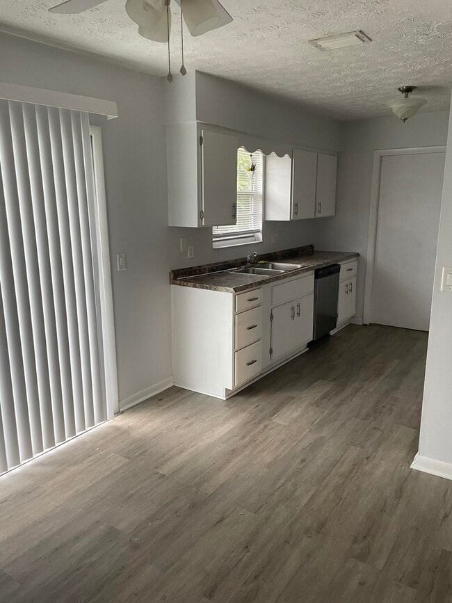 Photo - 1757 SW Cameo Blvd