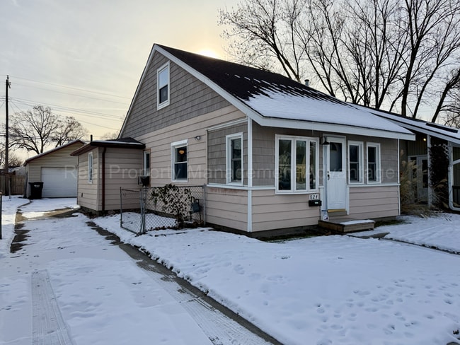 Photo - Updated Ranch on Double Lot Near Royal Oak & Ferndale