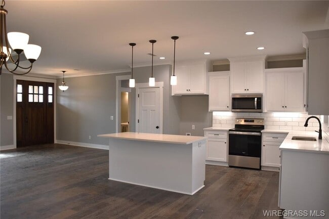Photo - 364 Lakes Dr