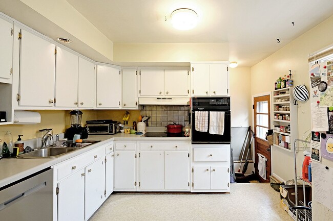 Photo - Pet-Friendly Fry's Spring Rental Near UVA