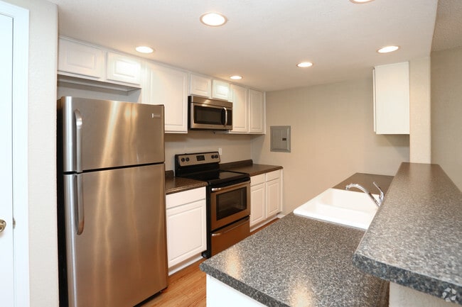 2BR, 2BA - 900SF - Kitchen (White Cabinet Option)