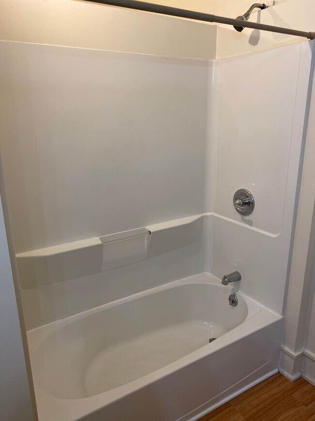 Photo - 645 Cullum St Unit 645