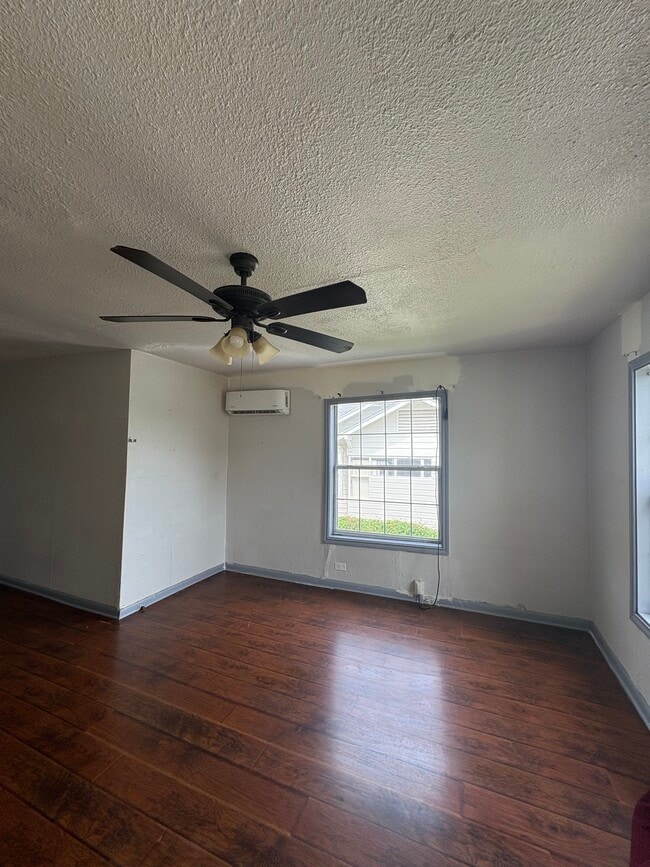 Living room - 210 Claremont Ave Unit 210 Claremont