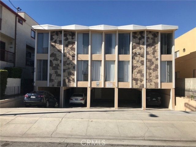 Building Photo - 943 N Louise St Unit 4