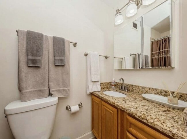 Photo - 224 N Clark St Unit ID1397246P