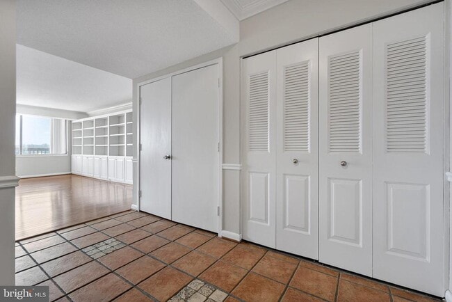 Photo - 3709 S George Mason Dr Unit 1013E