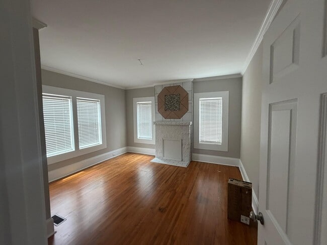 Photo - 243 Spring St SW