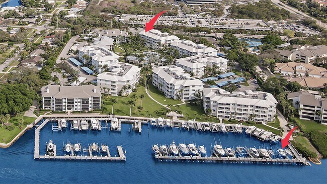 Photo - 1044 Bay Colony Dr S Unidad & Slip #8 Rental