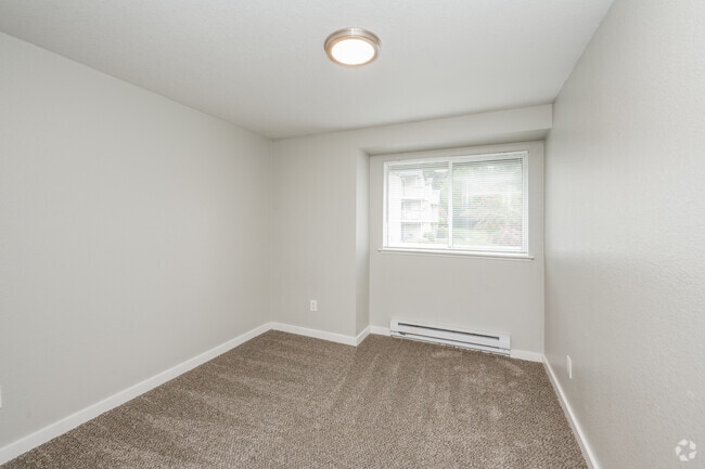 2BR, 2BA - 923SF - Bedroom