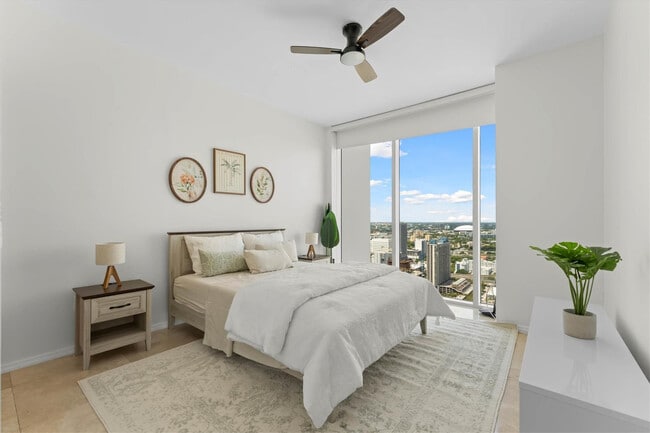 Photo - 1040 Biscayne Blvd Unidad 3906