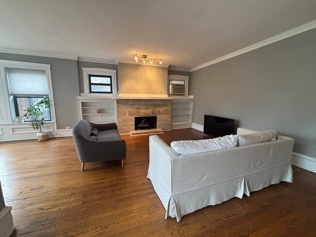 Photo - 434 W Aldine Ave