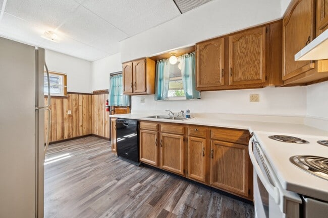 Stunning 3 Bedroom home in Greensburg! - Stunning 3 Bedroom home in Greensburg!