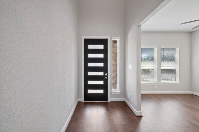 Photo - 103 E Christine Manor Dr