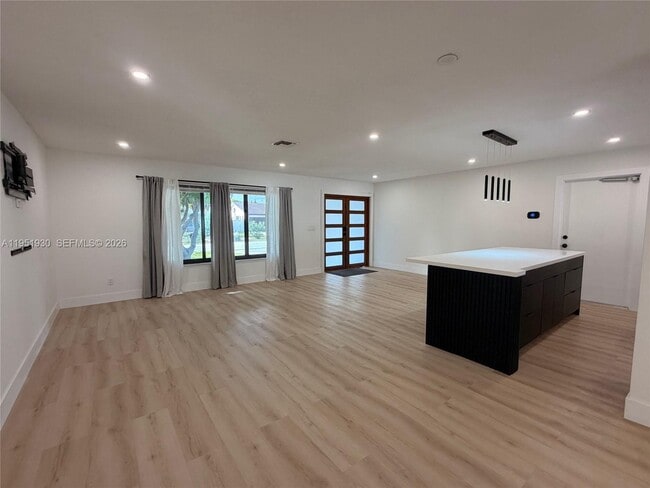 Photo - 1462 SW 25th Ave