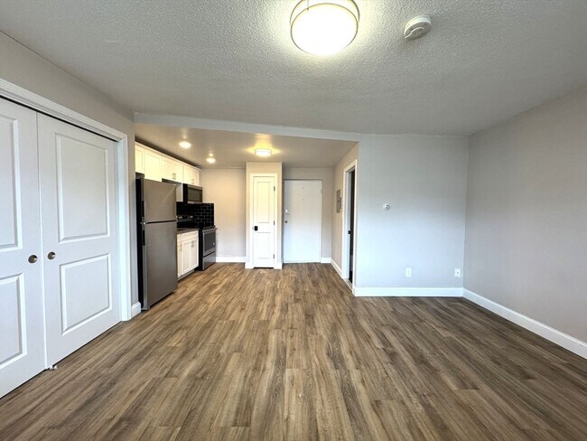 Photo - 625 Main St Unit 4