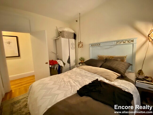Photo - 913 Boylston St Unit 6