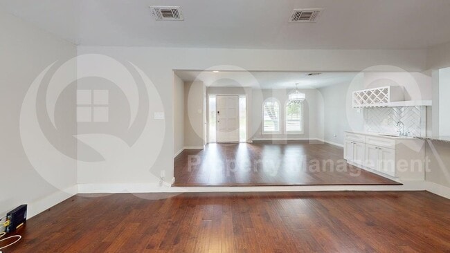 Photo - 914 Hillsdale Dr