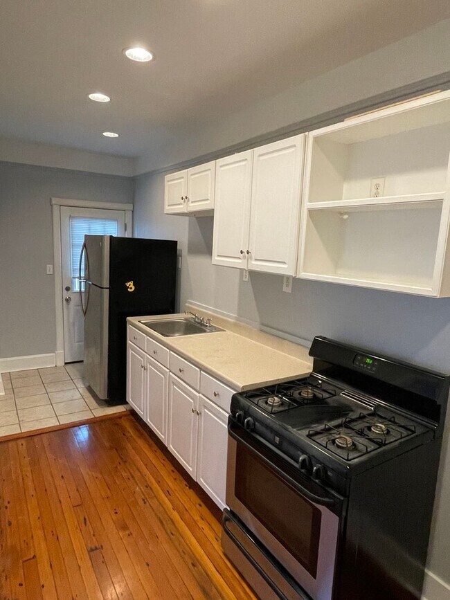 Photo - 1BD/2BA, 1/2 block off Carrollton Ave. Unit 4116 D