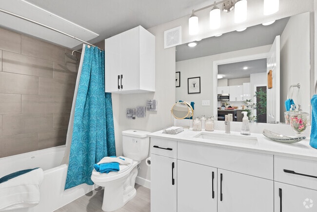 1BR, 1BA - 686SF - Bathroom