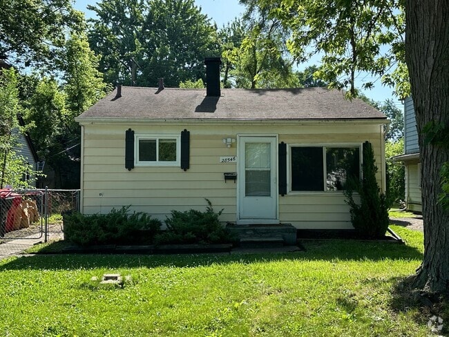 Building Photo - 2bd / 1 ba ranch with nice fenced backyard. Rental