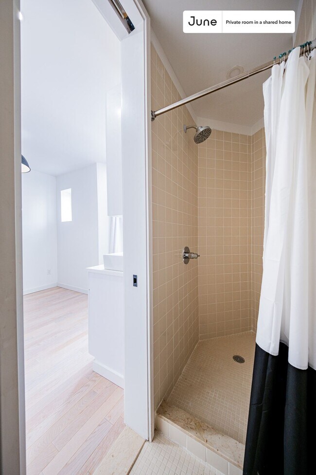 Photo - Room in Shared 4 bed/4 bath home Unidad A