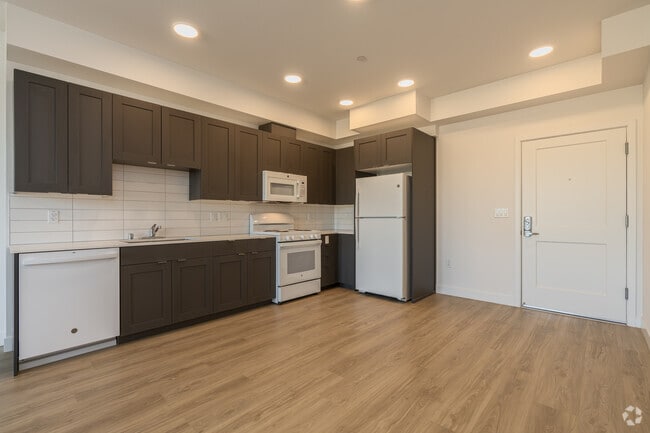 3BR, 2BA - 1092SF - Kitchen - Pleasant Grove Apartments