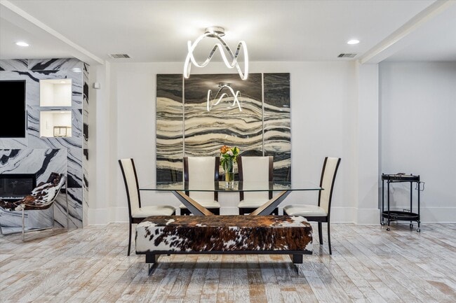 Building Photo - 2907 Ferndale St