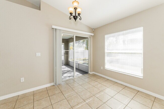 Photo - 2795 Yacolt Ave