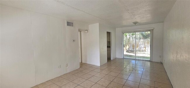 Photo - 1225 Kennedy Rd Unit 04