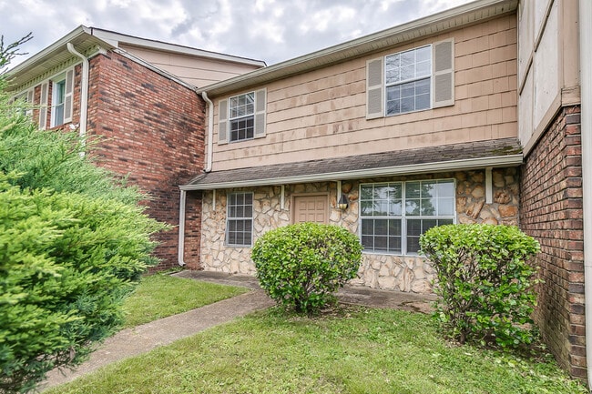 Building Photo - 1301 Neelys Bend Rd Unit 48