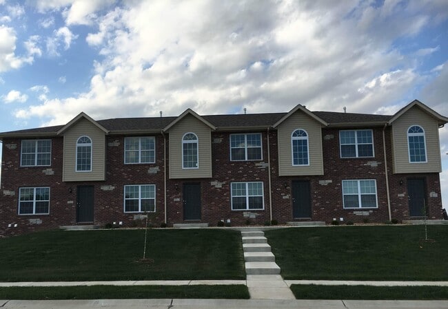 Photo - 2125 Suncrest Townhome